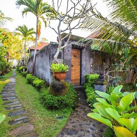 Asri Sari Villa Ubud Екстериор снимка